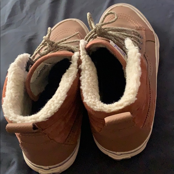 Vans - Picture 3 of 4